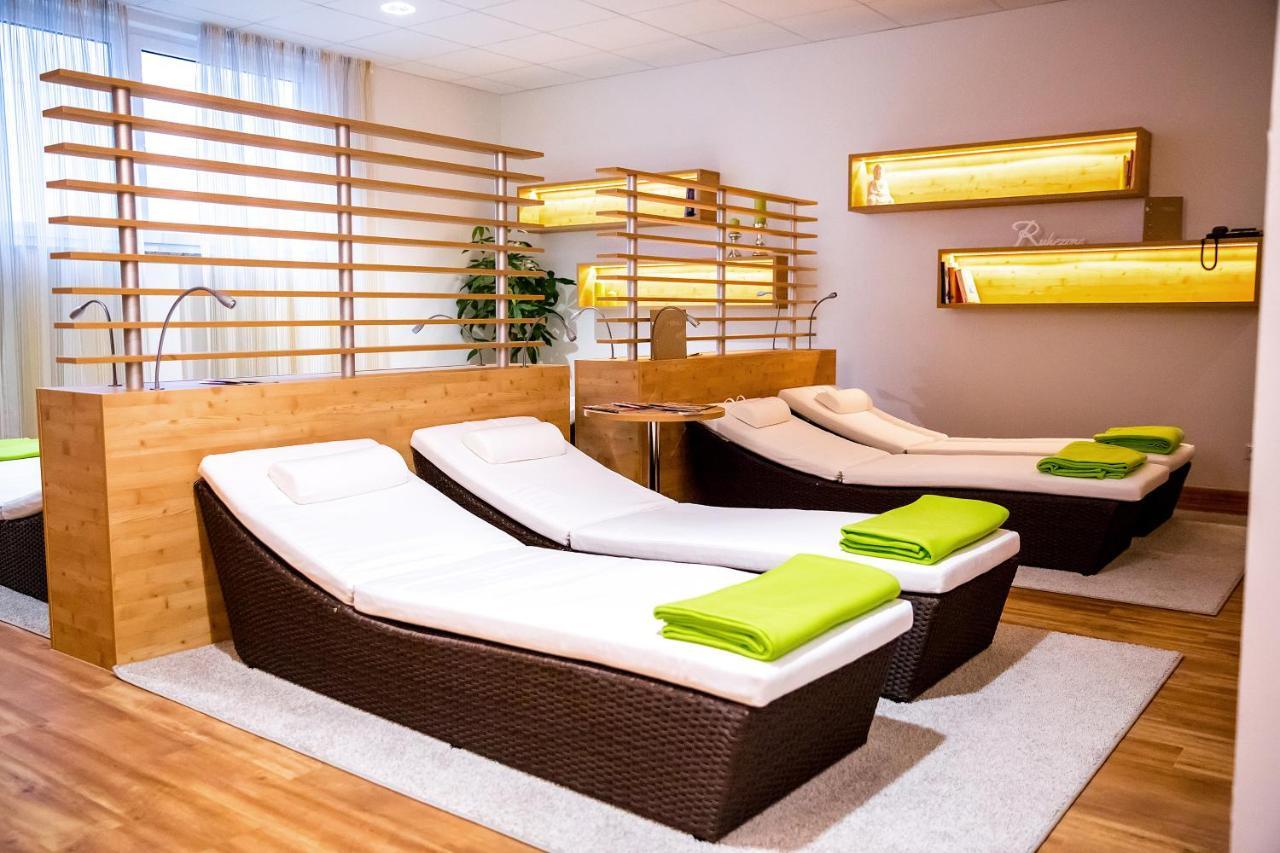 Plus Punkt Private Spa Weingarten  Bagian luar foto